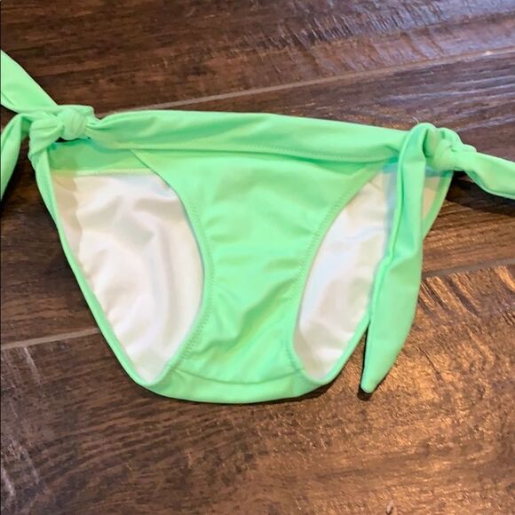 👙 Victoria’s Secret Bikini Bottoms - Size XS - Perfect Condition Mint Green - Picture 1 of 3